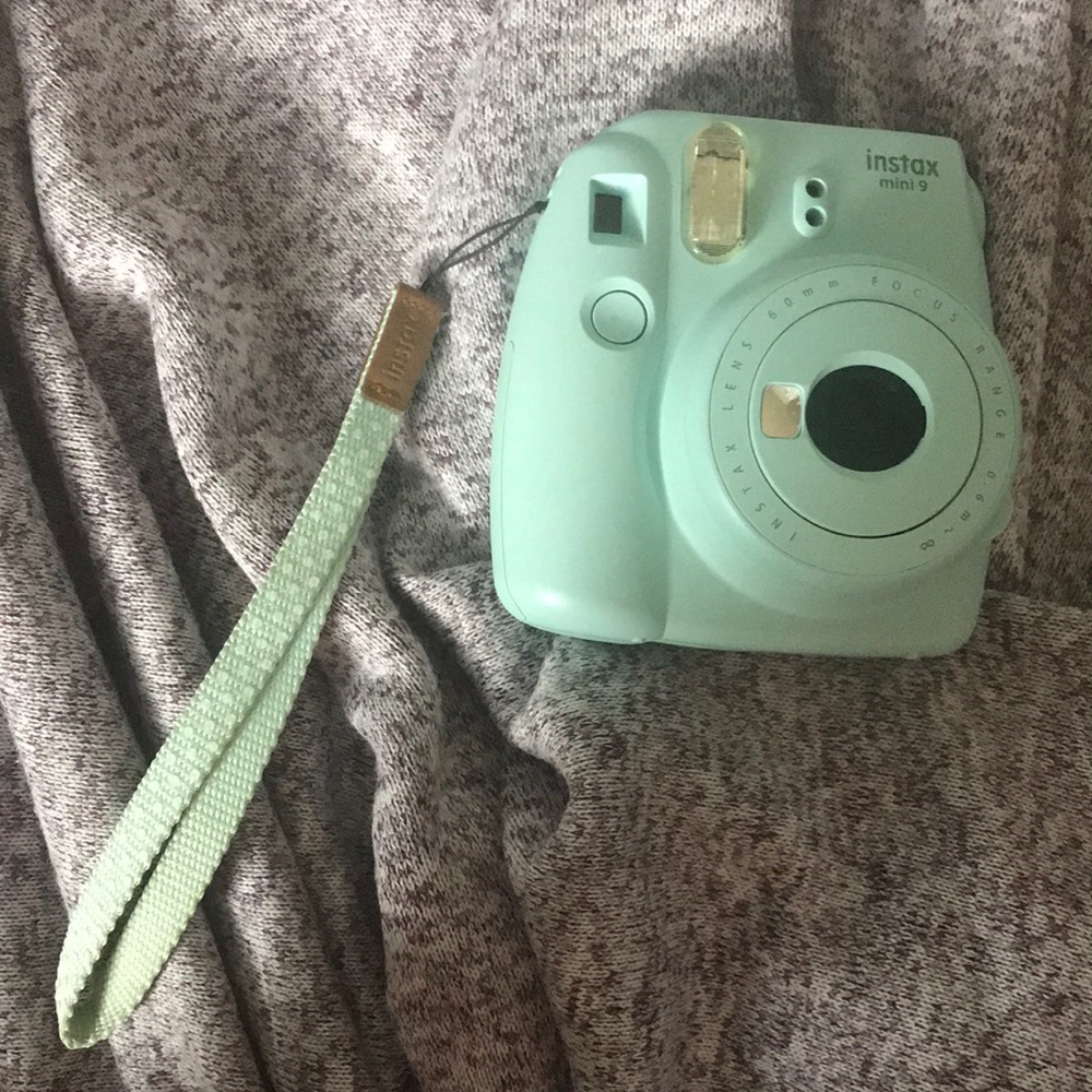 polaroid mini 9